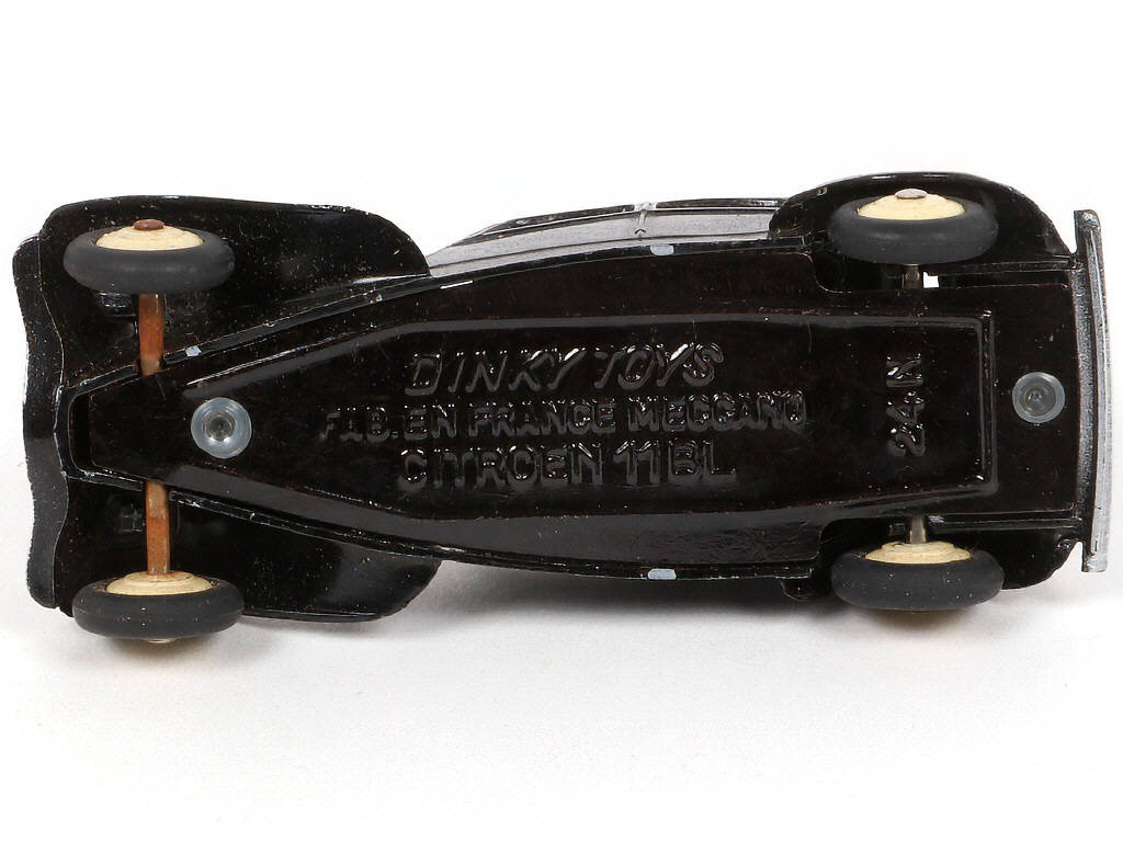 Lot 174 - DINKY TOYS (FRANCE) (1)