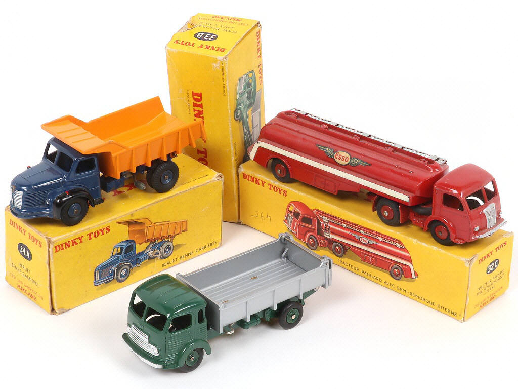 Lot 85 - DINKY TOYS (FRANCE) (3)