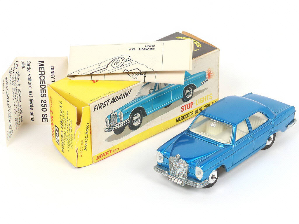 Lot 113 - DINKY TOYS (GB) (1)