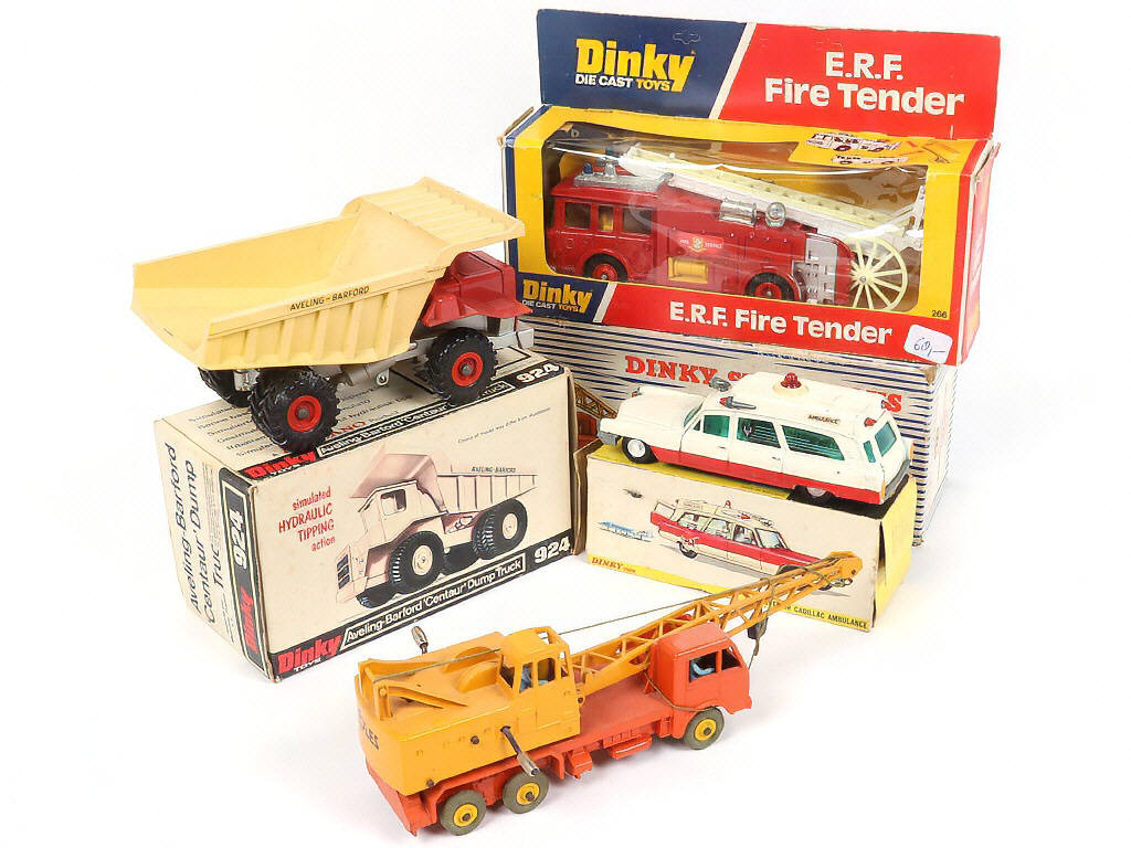 Lot 128 - DINKY TOYS (GB) (4)