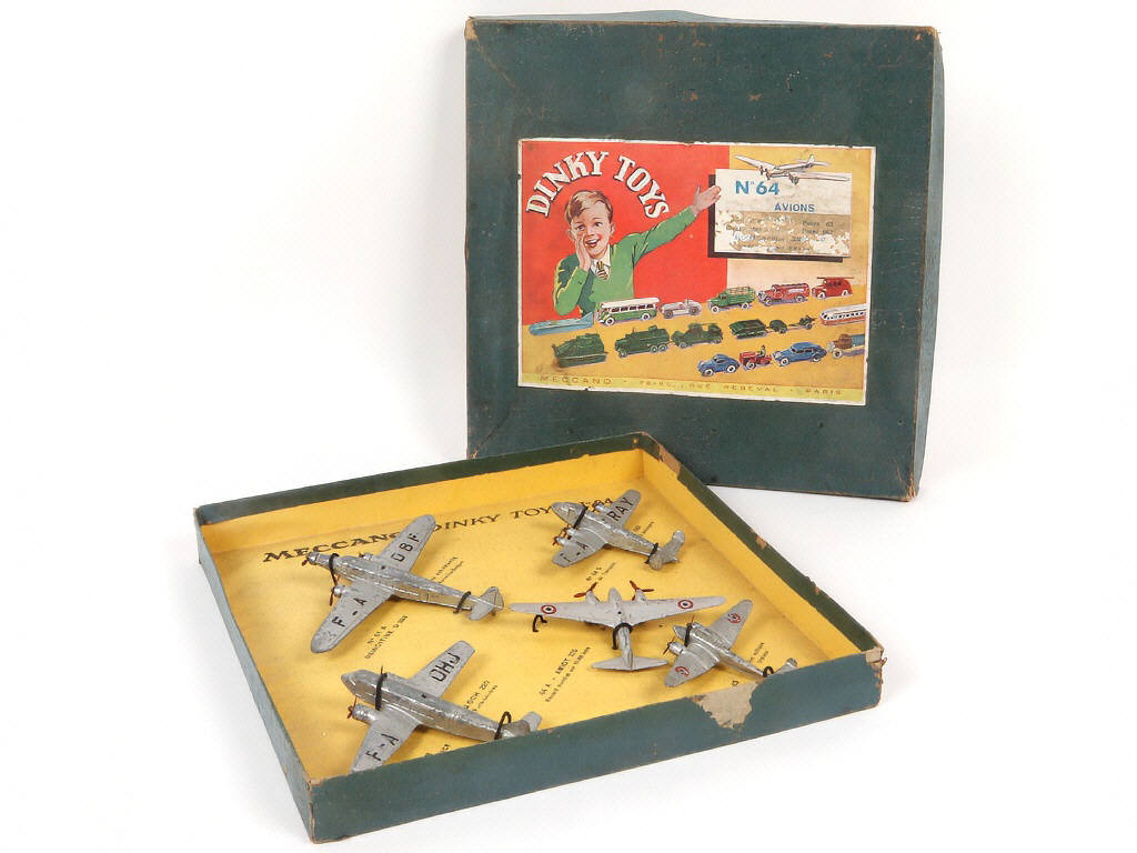 Lot 190 - DINKY TOYS (FRANCE) (1)