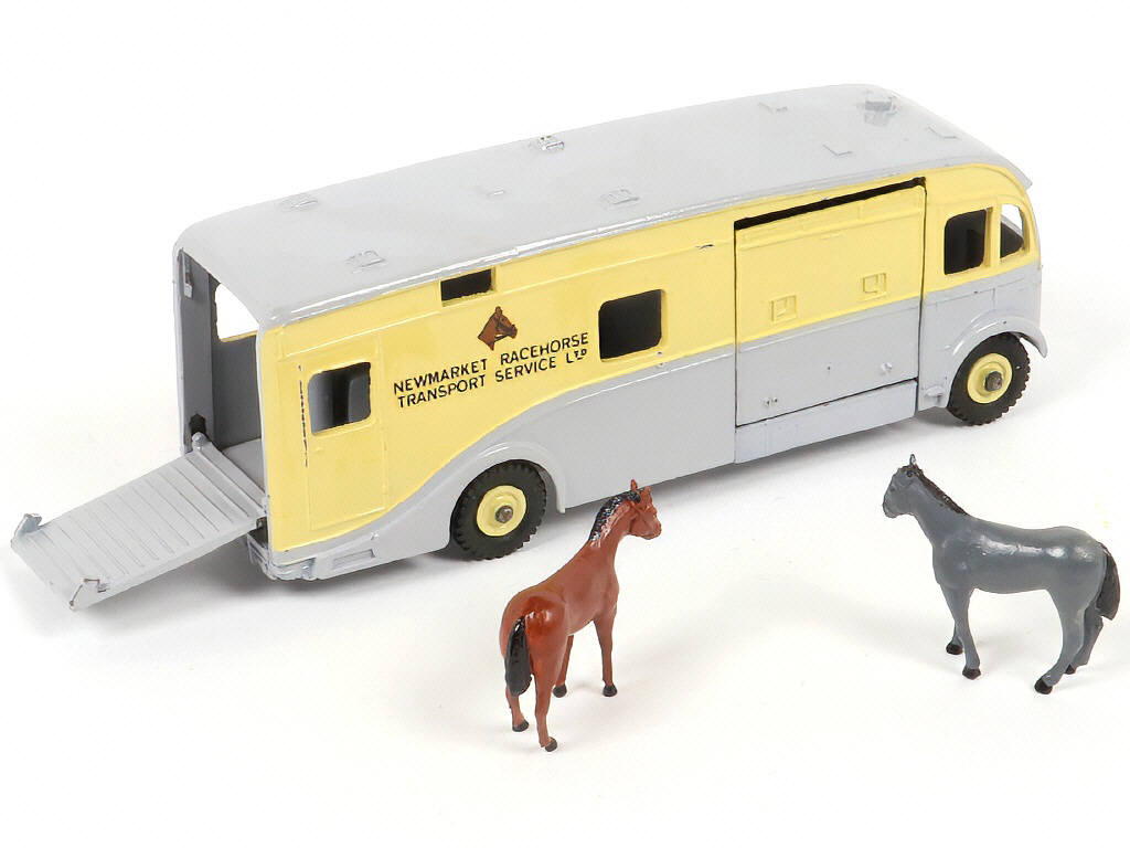 Lot 75 - DINKY TOYS (GB) (1)