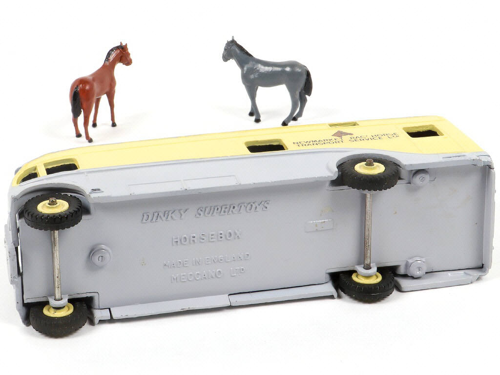 Lot 75 - DINKY TOYS (GB) (1)