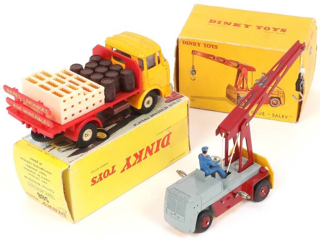 Lot 251 - DINKY TOYS (FRANCE) (2)