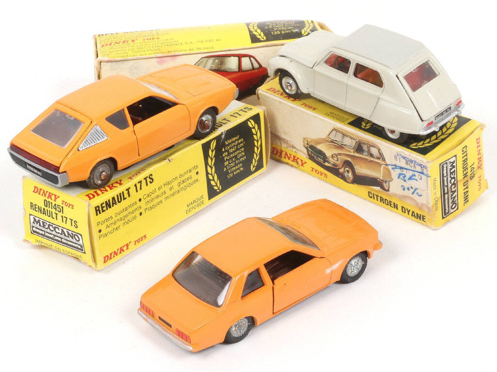 Lot 255 - DINKY TOYS (FRANCE) (3)