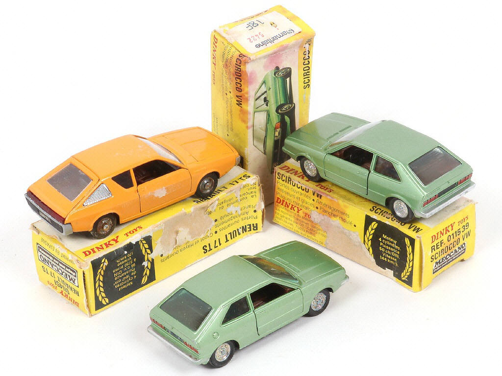 Lot 254 - DINKY TOYS (FRANCE) (3)
