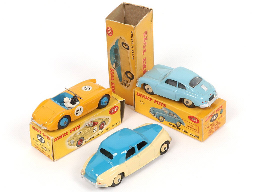 Lot 172 - DINKY TOYS (GB) (3)