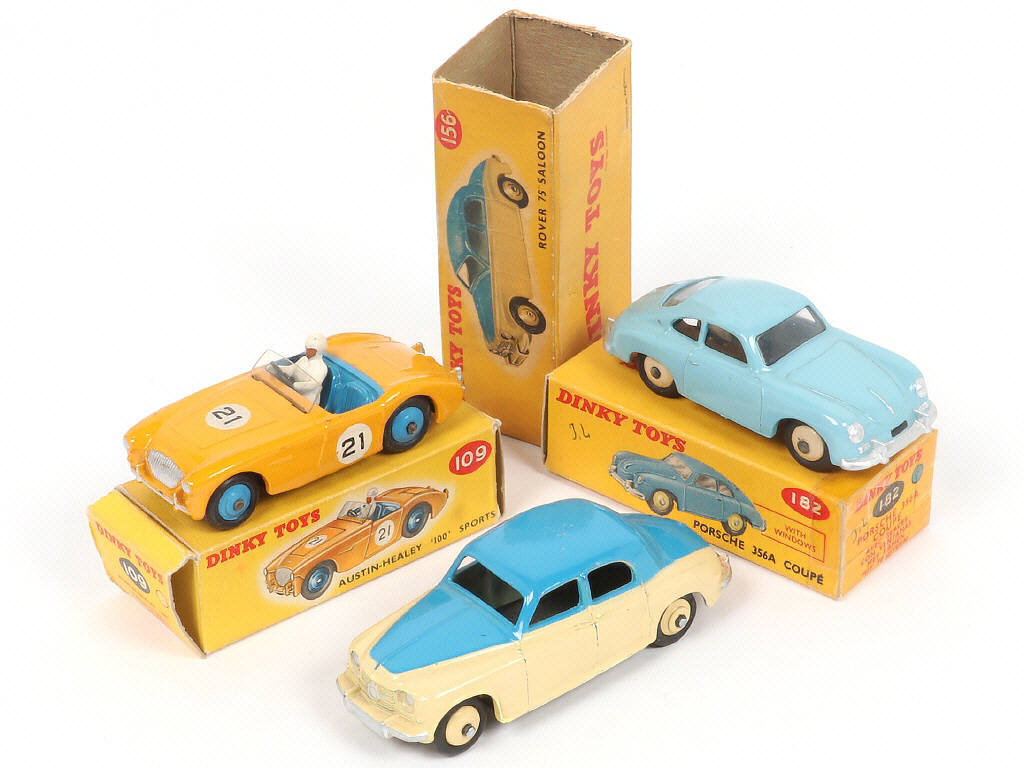 Lot 172 - DINKY TOYS (GB) (3)