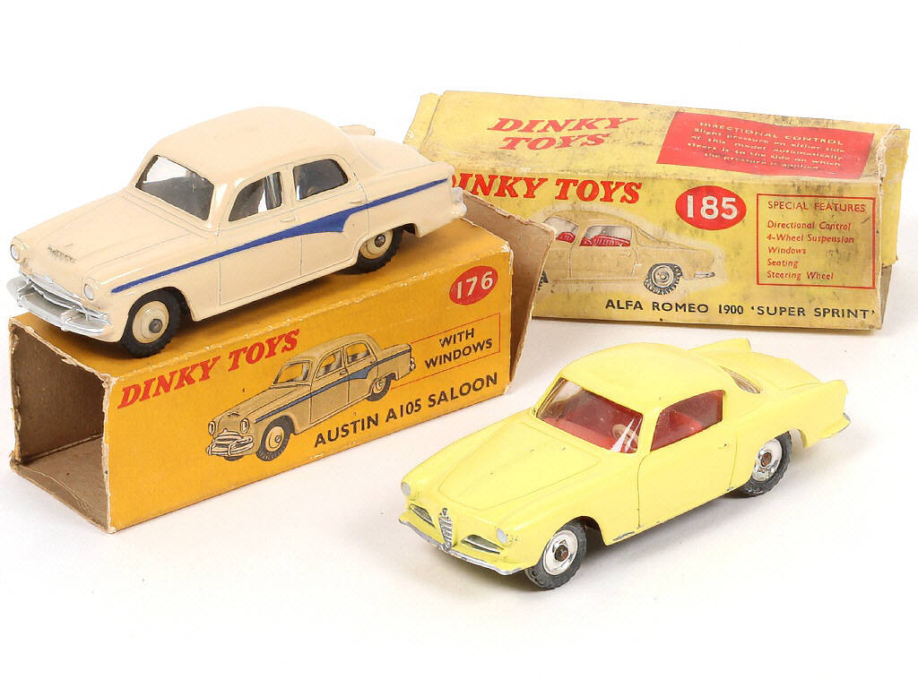 Lot 229 - DINKY TOYS (GB) (2)