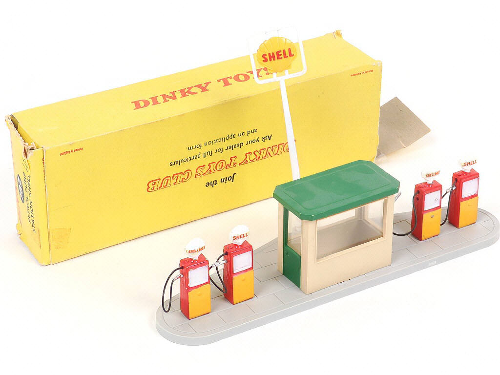 Lot 144 - DINKY TOYS (GB) (1)