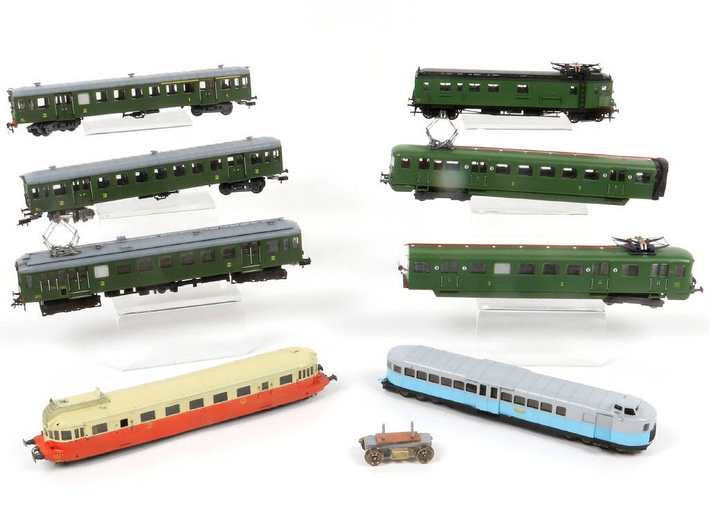 Lot 40 - DIVERS 'HO' (8)