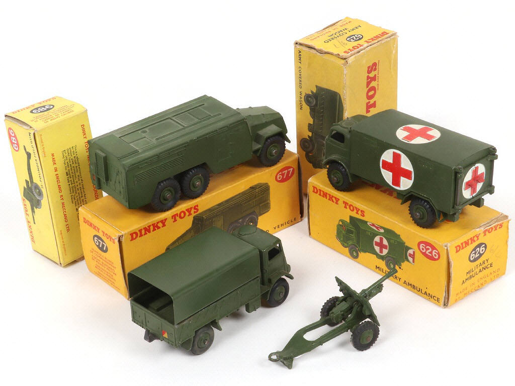Lot 238 - DINKY TOYS (GB) (4)