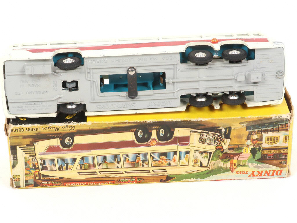 Lot 145 - DINKY TOYS (GB) (1)