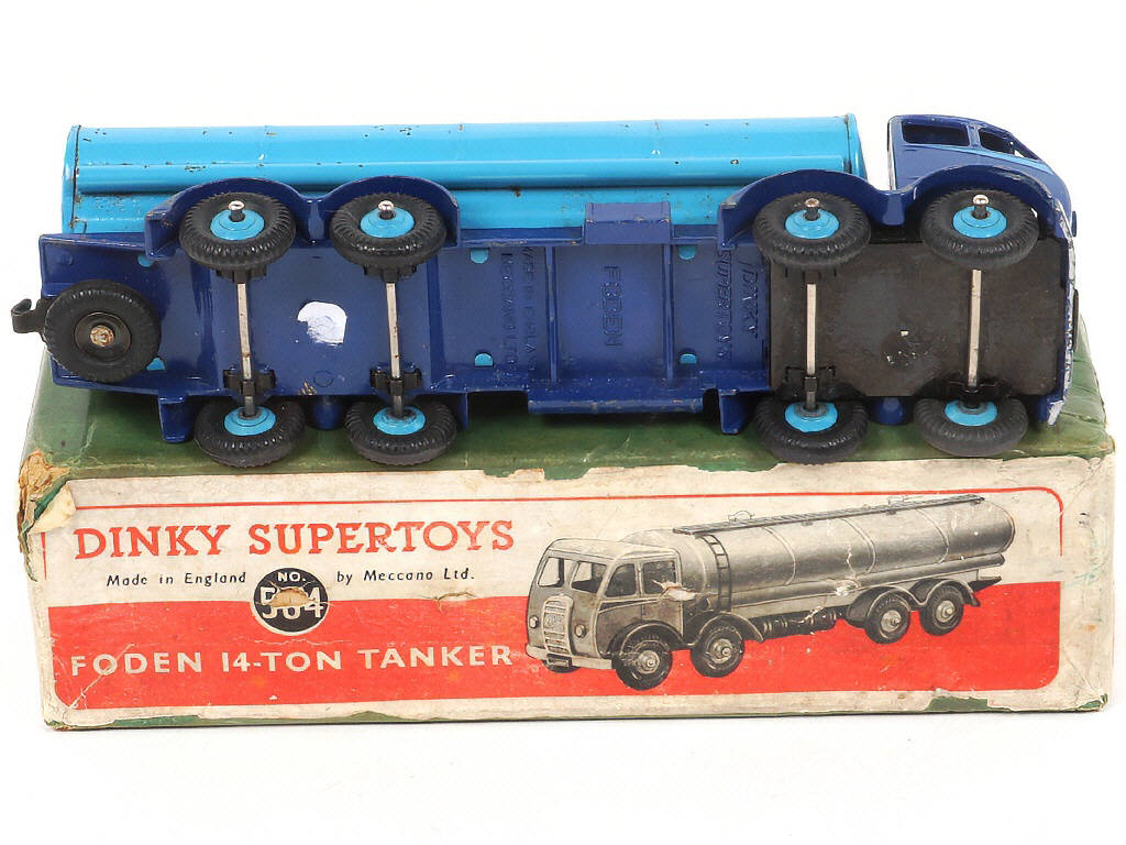 Lot 93 - DINKY TOYS (GB) (1)