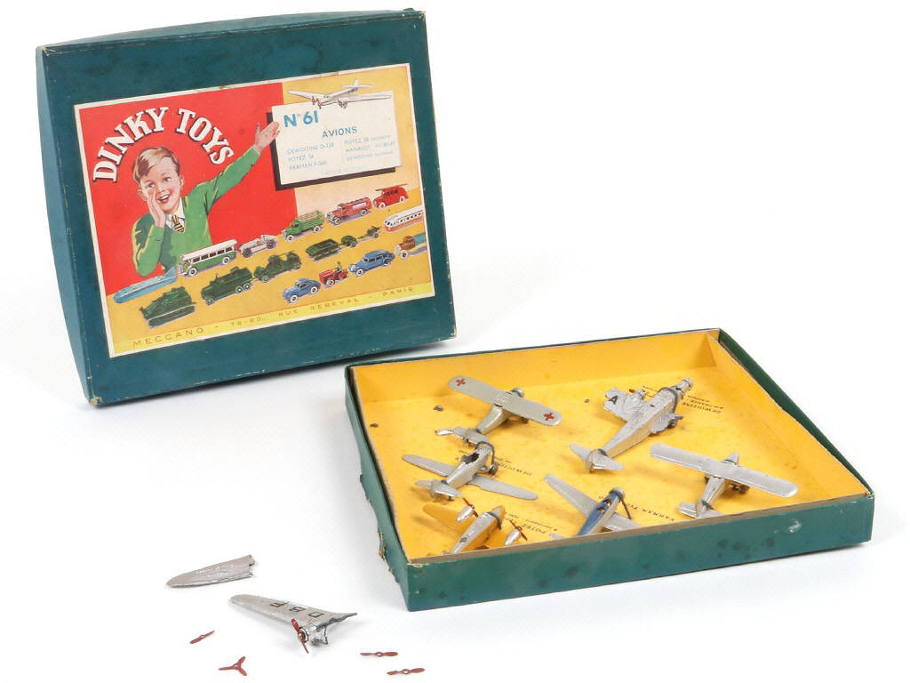 Lot 214 - DINKY TOYS (FRANCE) (1)
