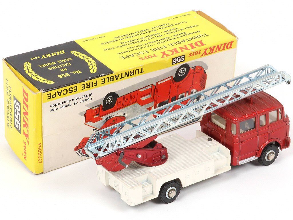 Lot 146 - DINKY TOYS (GB) (1)