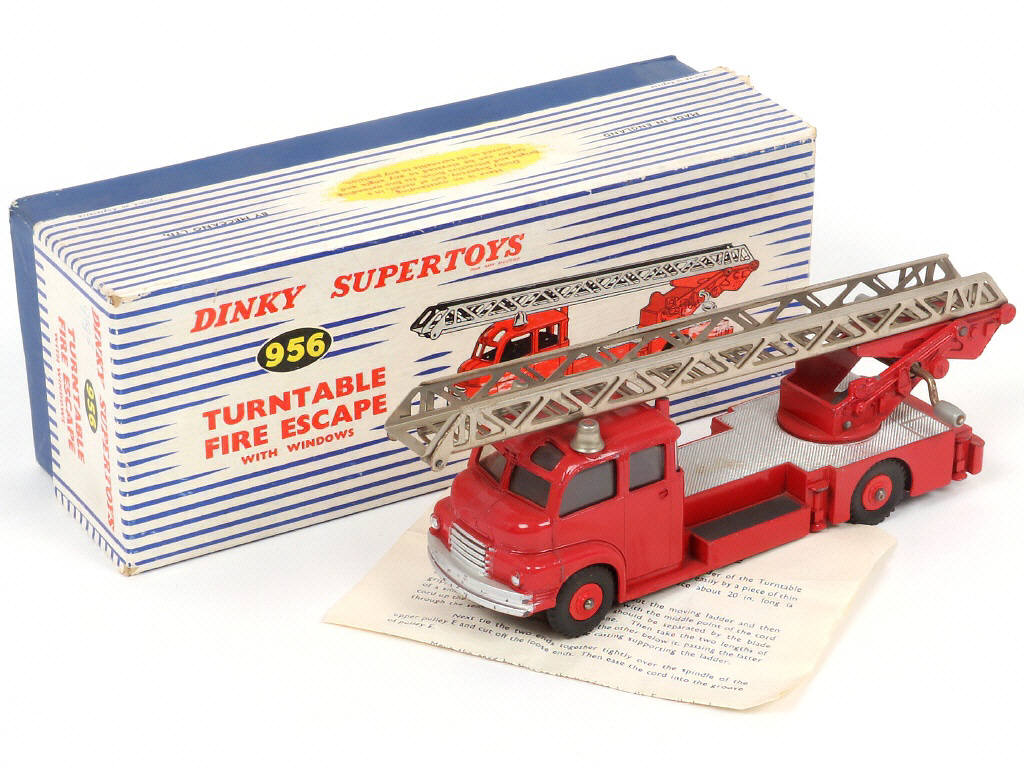 Lot 147 - DINKY TOYS (GB) (1)