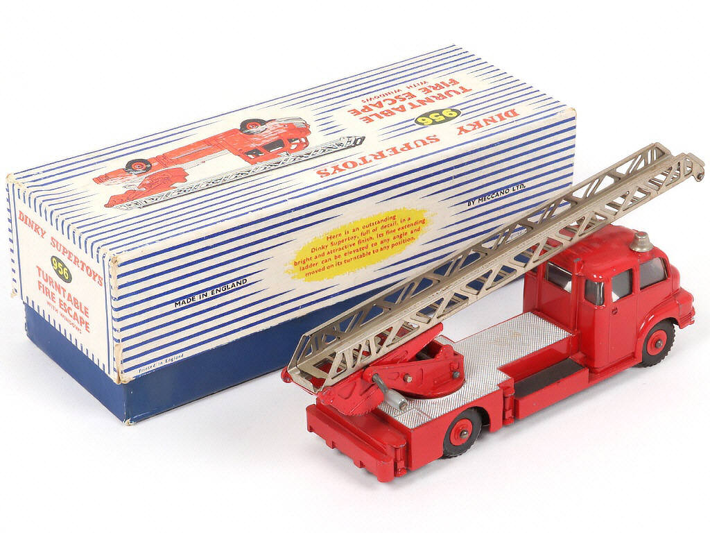 Lot 147 - DINKY TOYS (GB) (1)