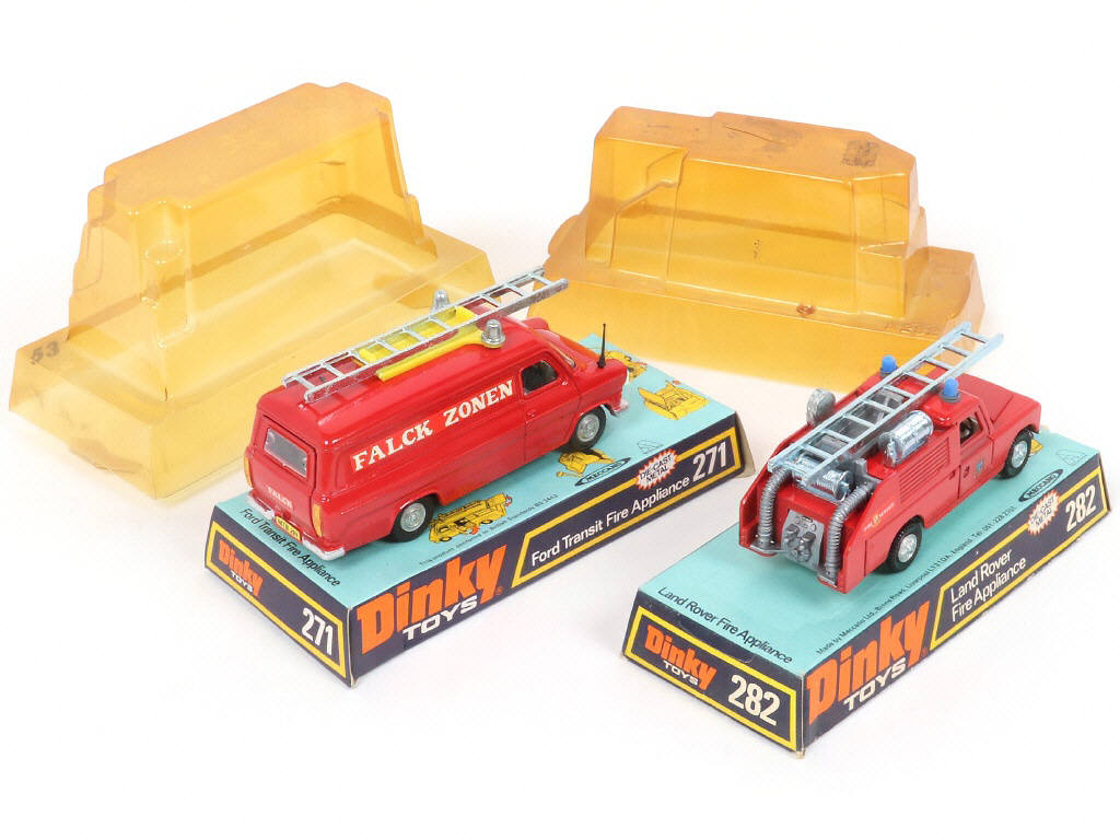 Lot 232 - DINKY TOYS (GB) (2)