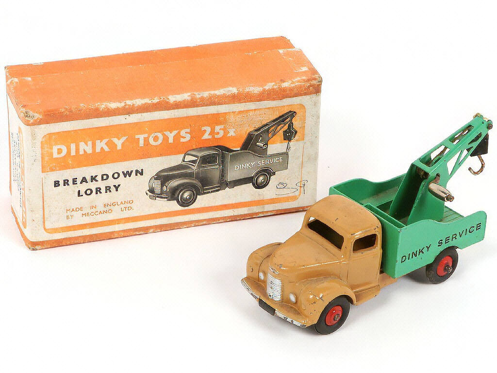 Lot 40 - DINKY TOYS (GB) (1)