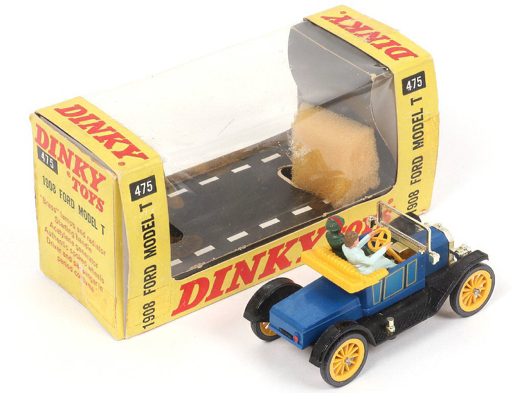 Lot 215 - DINKY TOYS (GB) (1)