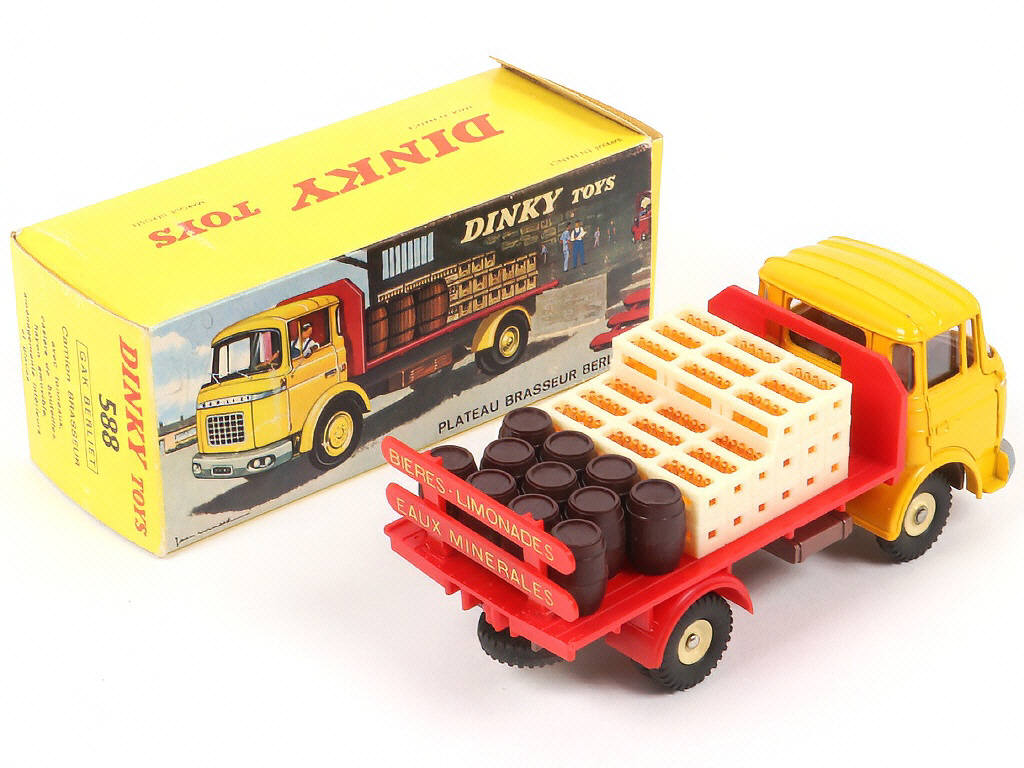 Lot 53 - DINKY TOYS (FRANCE) (1)