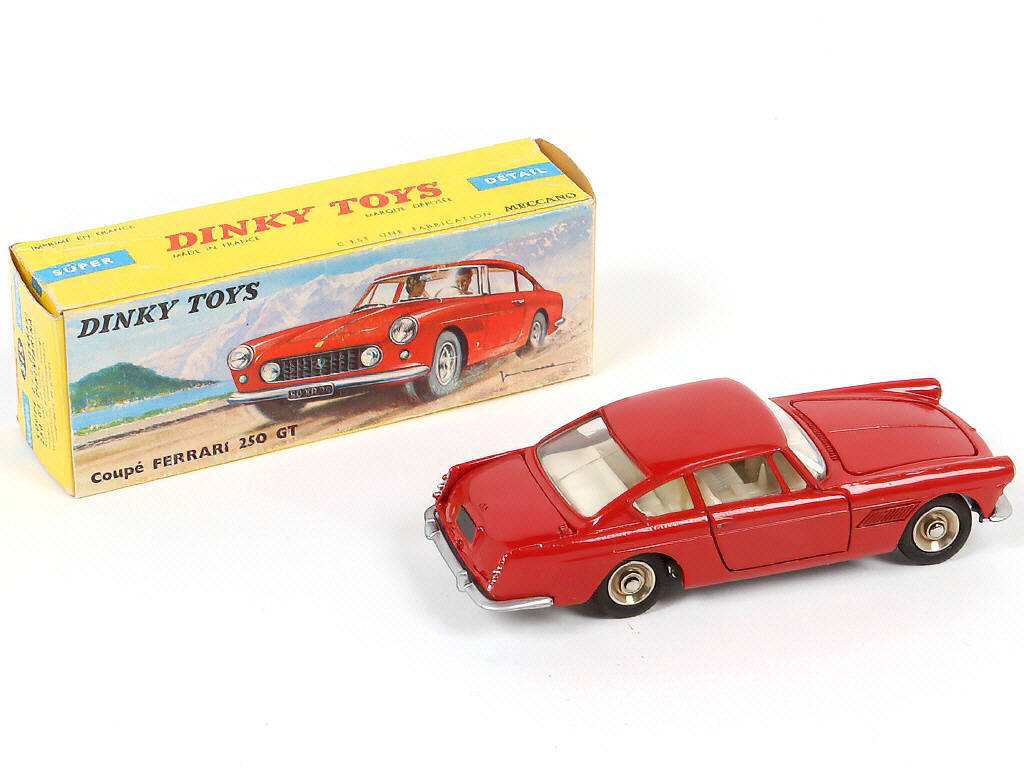 Lot 230 - DINKY TOYS (FRANCE) (1)