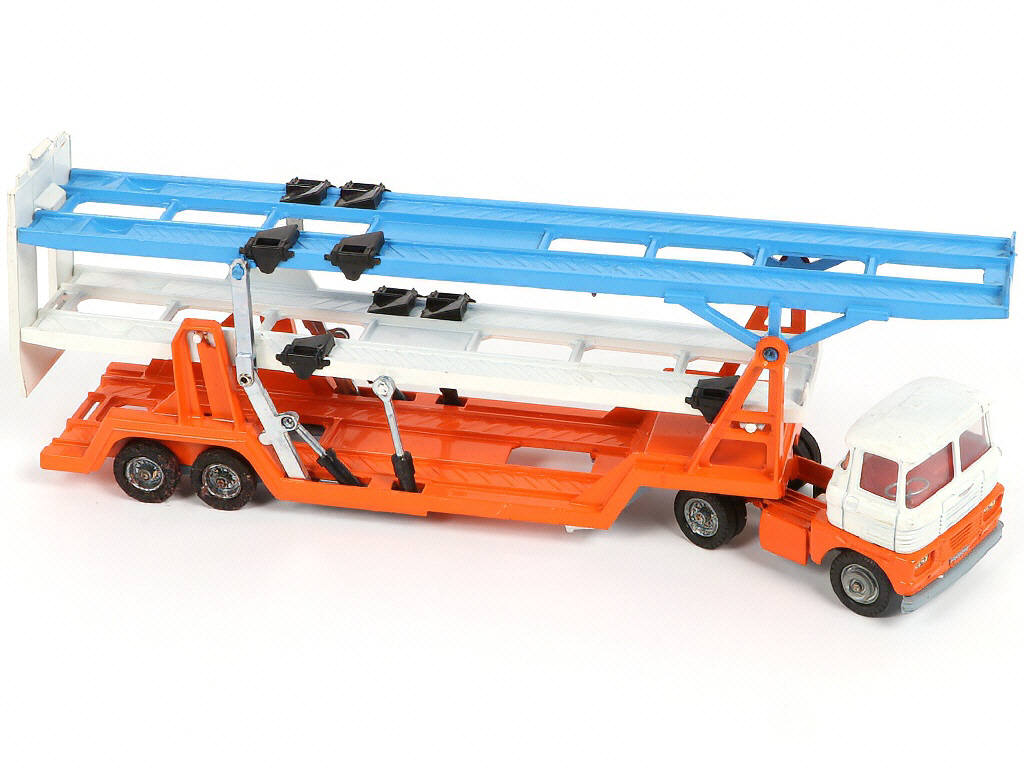 Lot 165 - CORGI TOYS (GB) (1)