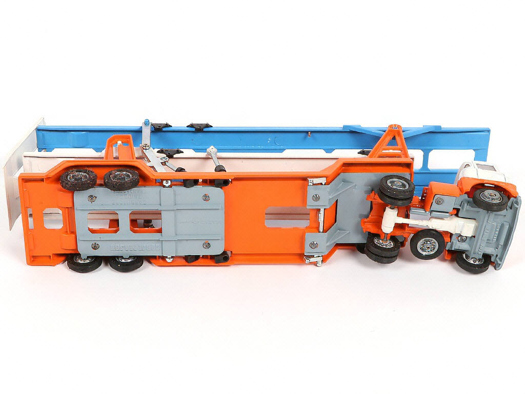 Lot 165 - CORGI TOYS (GB) (1)