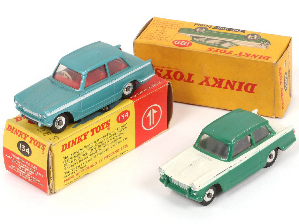 Lot 290 - DINKY TOYS (GB) (2)