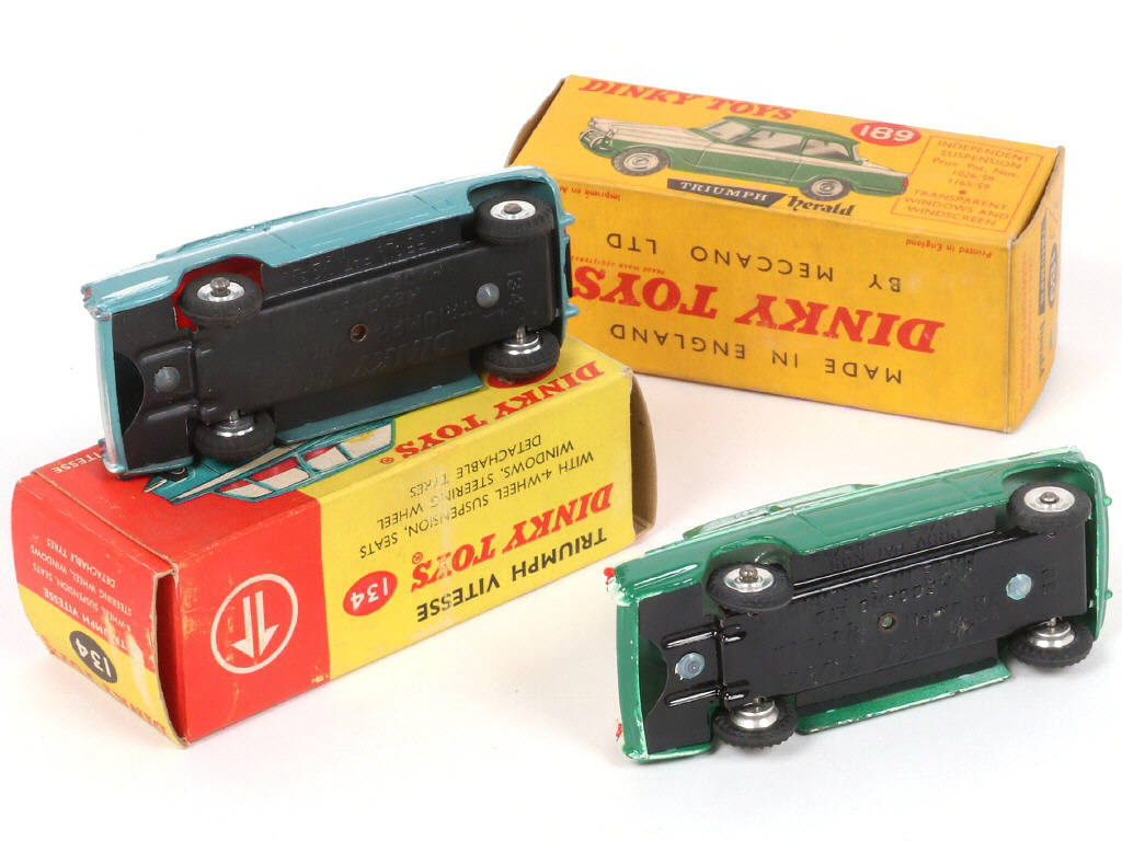 Lot 290 - DINKY TOYS (GB) (2)