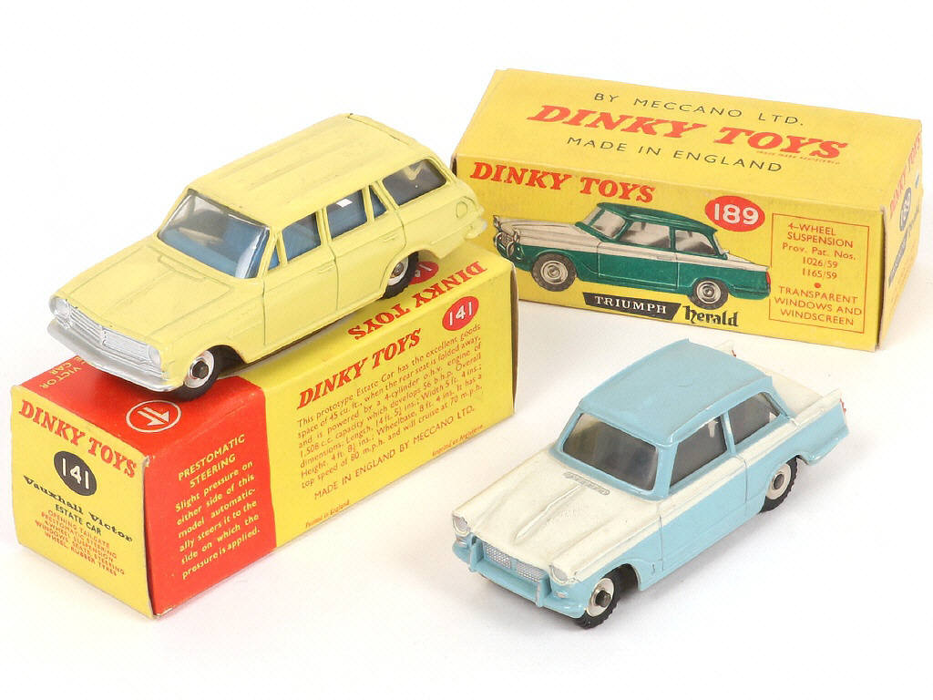 Lot 291 - DINKY TOYS (GB) (2)