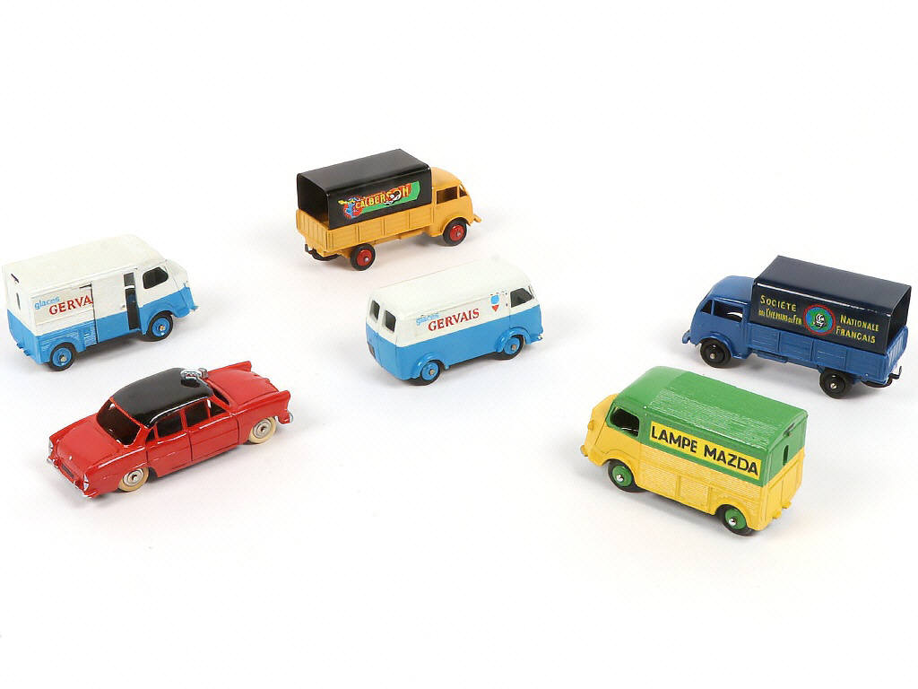 Lot 324 - DINKY TOYS (FRANCE) (6)