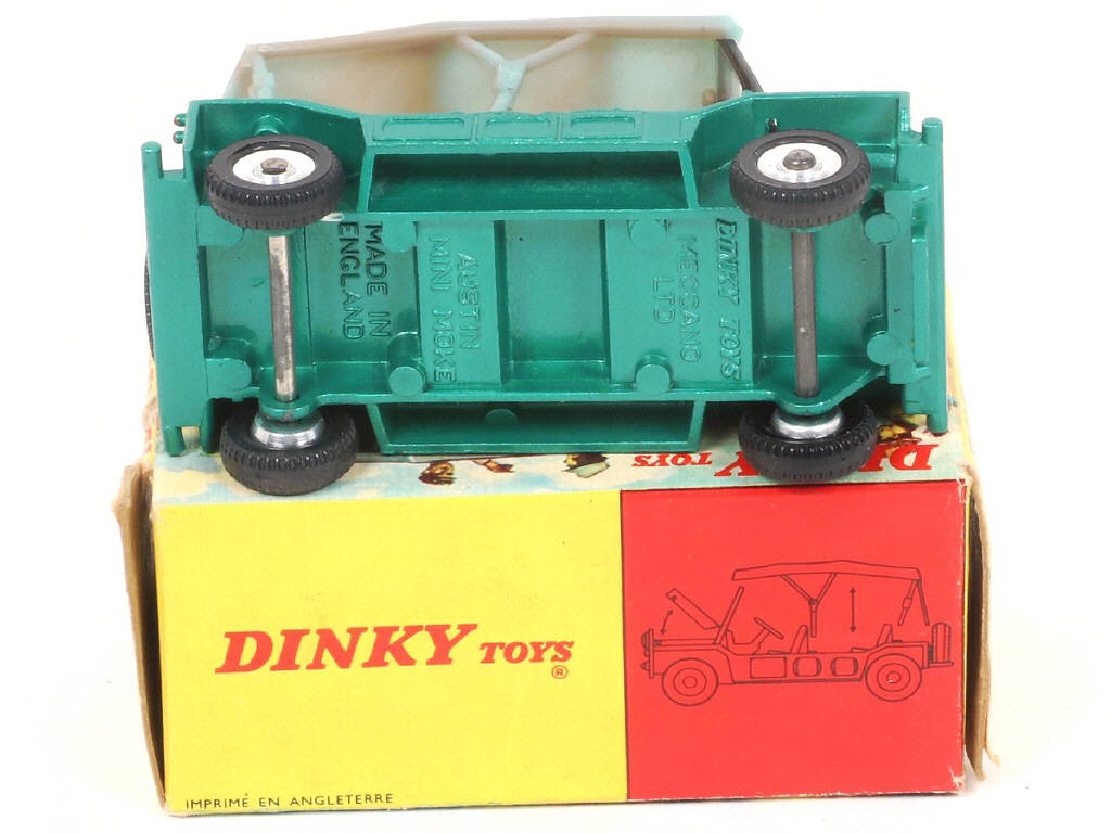 Lot 210 - DINKY TOYS (GB) (1)