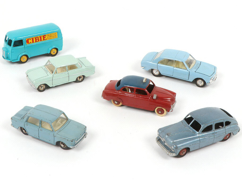 Lot 317 - DINKY TOYS (FRANCE) (6)