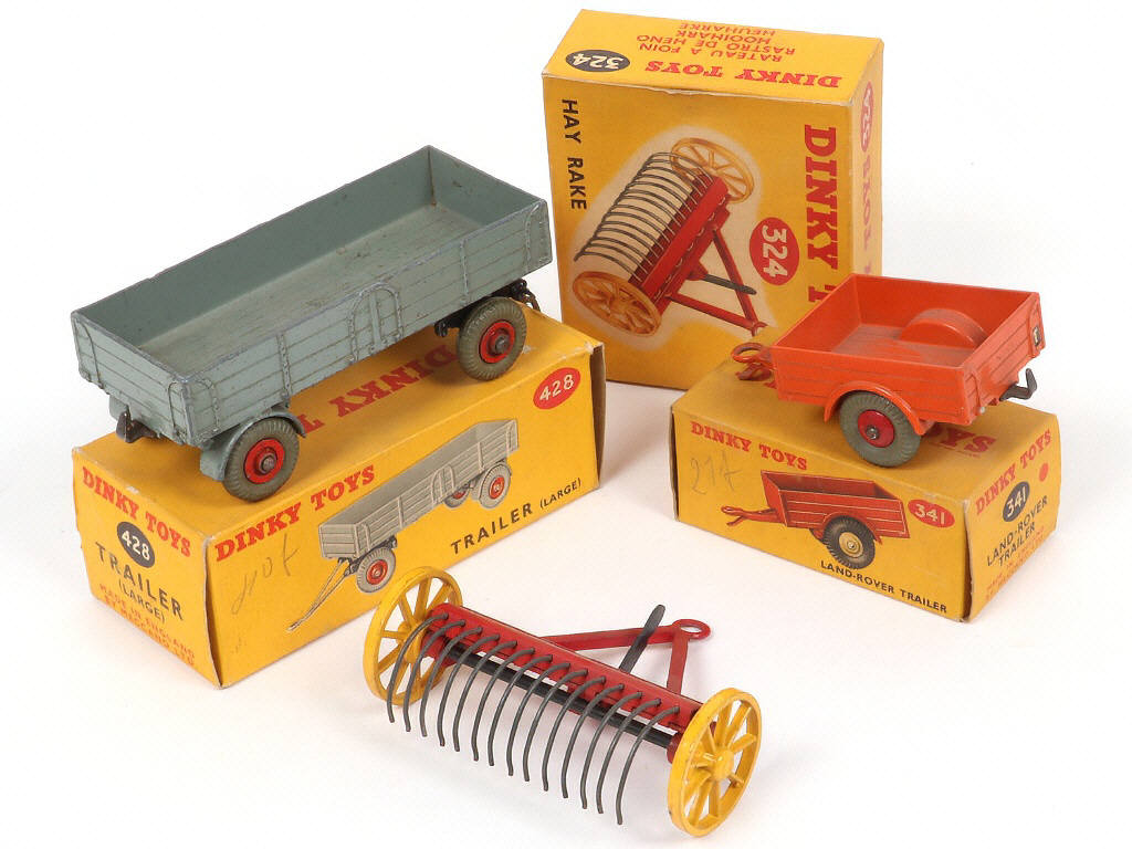 Lot 219 - DINKY TOYS (GB) (3)