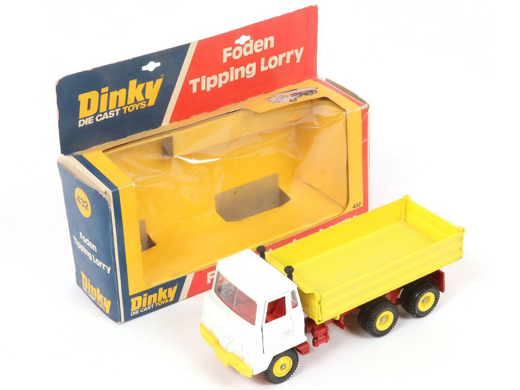 Lot 212 - DINKY TOYS (GB) (1)
