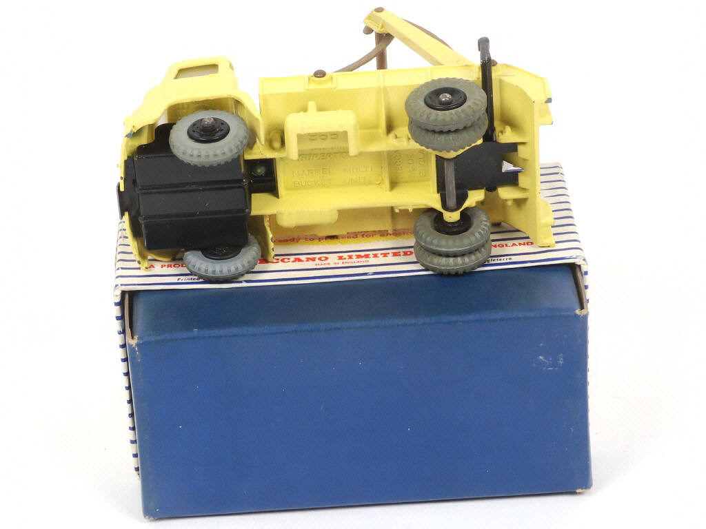 Lot 48 - DINKY TOYS (GB) (1)