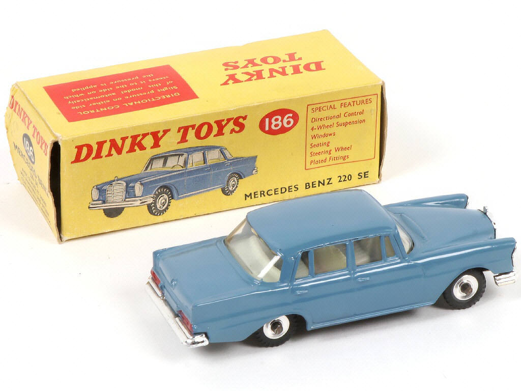 Lot 193 - DINKY TOYS (GB) (1)