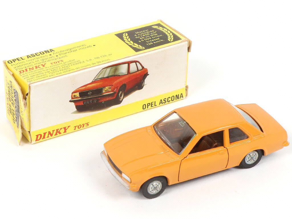 Lot 226 - DINKY TOYS (FRANCE) (1)