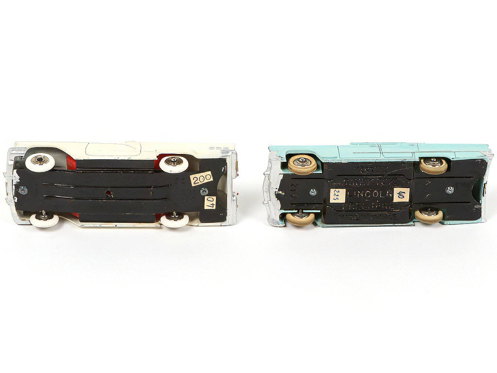 Lot 237 - DINKY TOYS (FRANCE) (2)