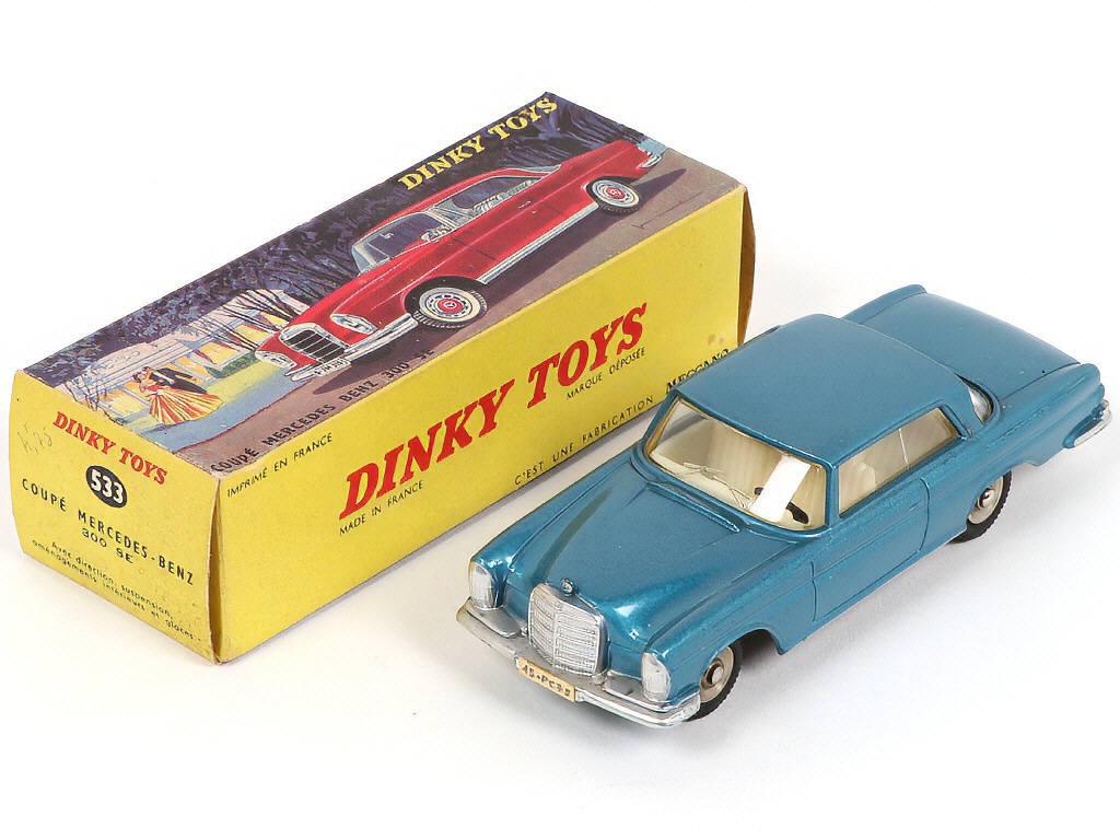 Lot 231 - DINKY TOYS (FRANCE) (1)
