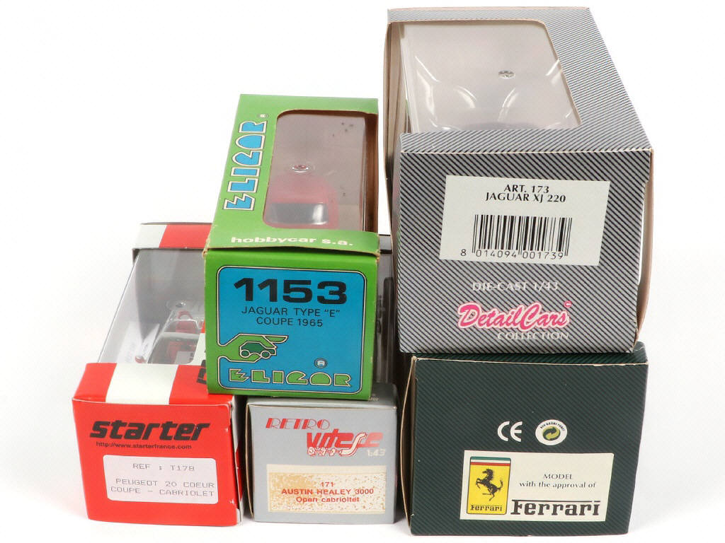 Lot 335 - DIVERS (5)