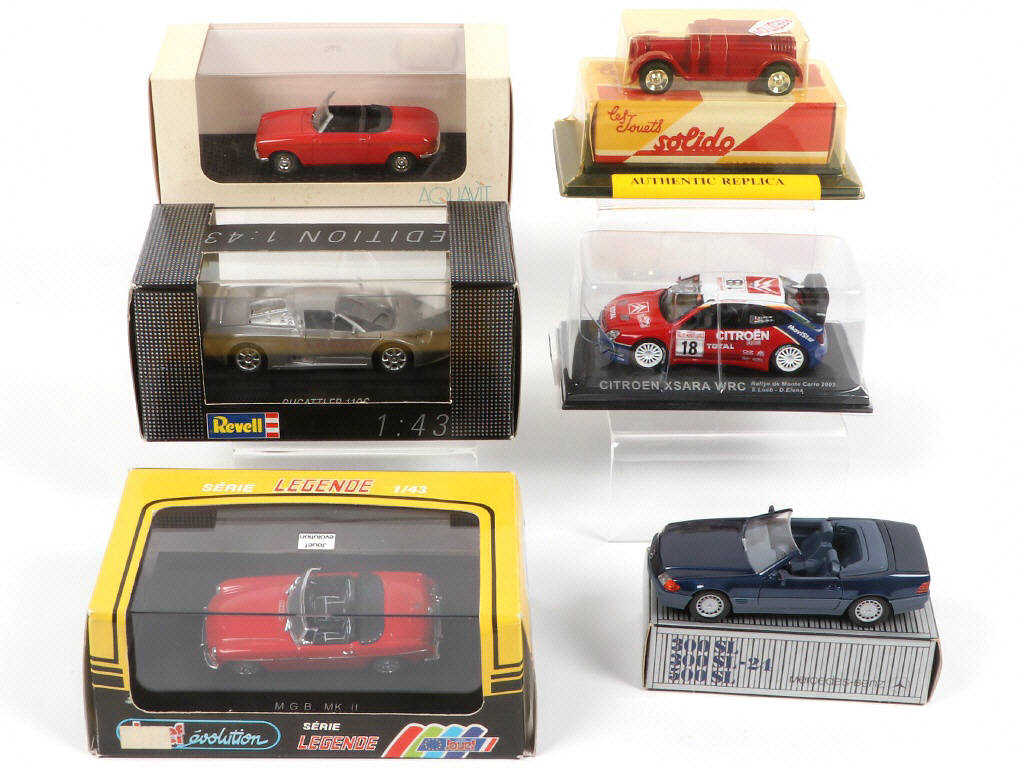 Lot 333 - DIVERS (6)