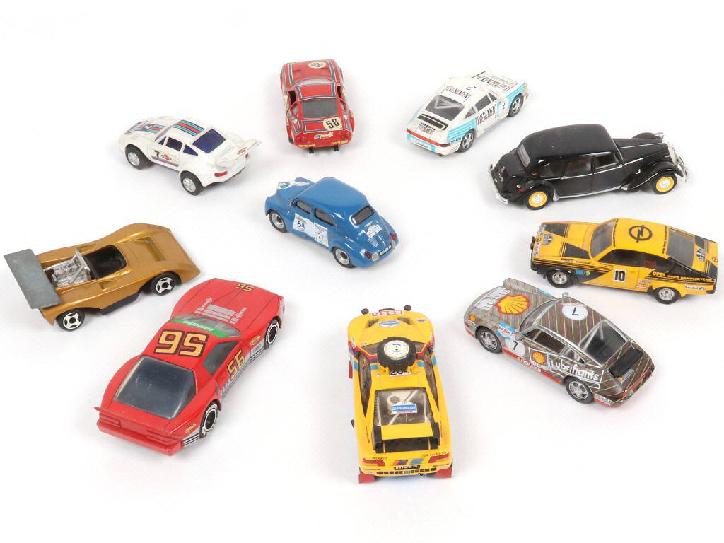 Lot 338 - DIVERS (10)