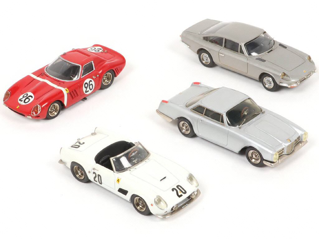 Lot 327 - DIVERS (4)