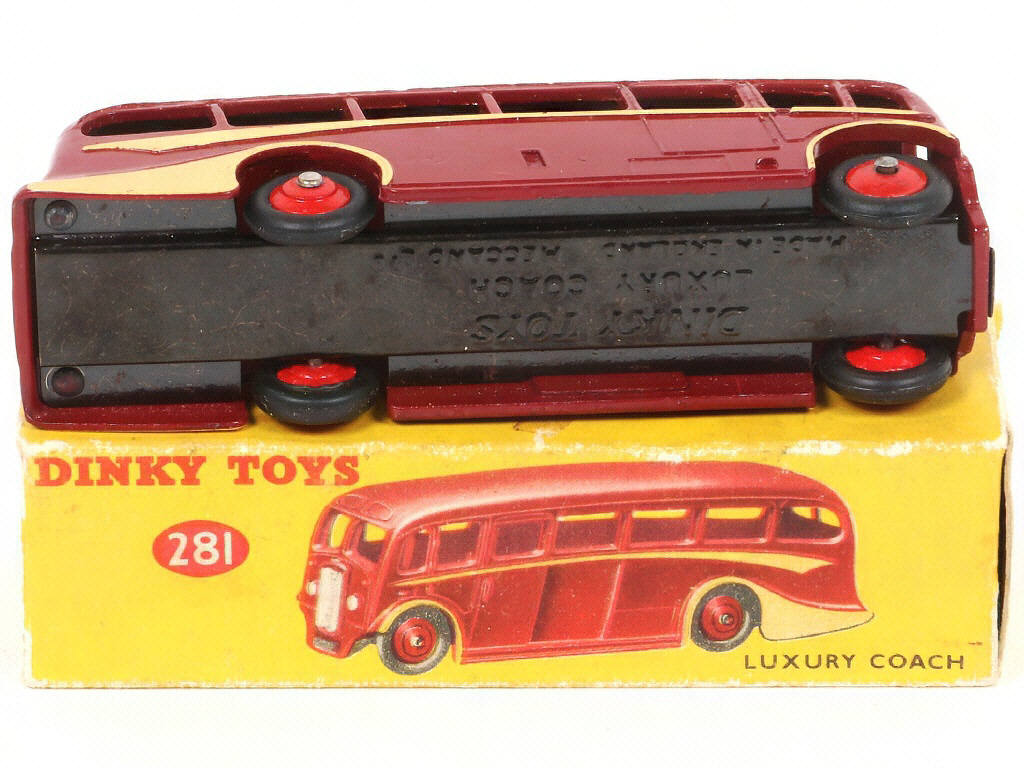 Lot 205 - DINKY TOYS (GB) (1)