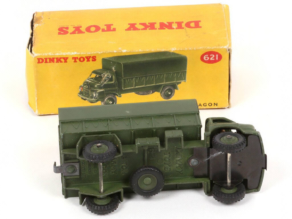 Lot 104 - DINKY TOYS (GB) (1)