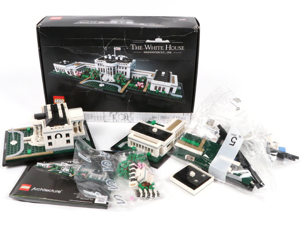 Lot 36 - LEGO (DANEMARK) (1)