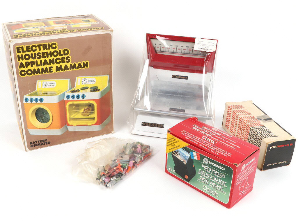 Lot 107 - DIVERS (10)